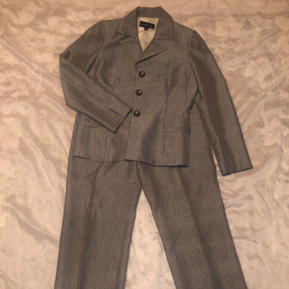 Grey Evan-Picone Suit